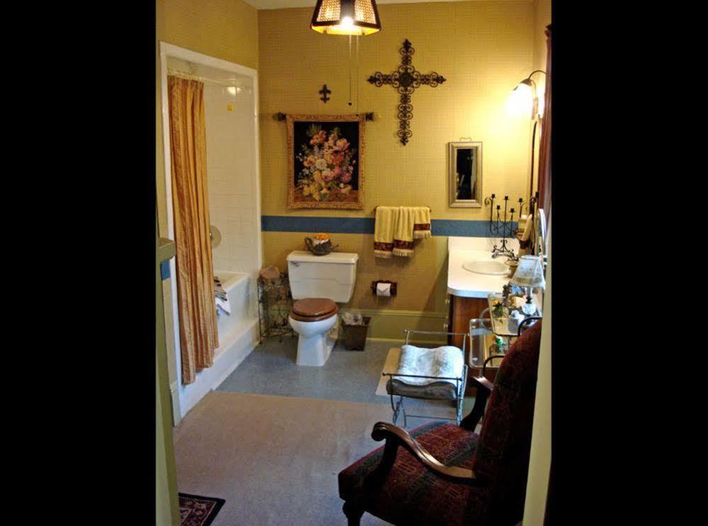 Goodbread House Bed and breakfast 3*
