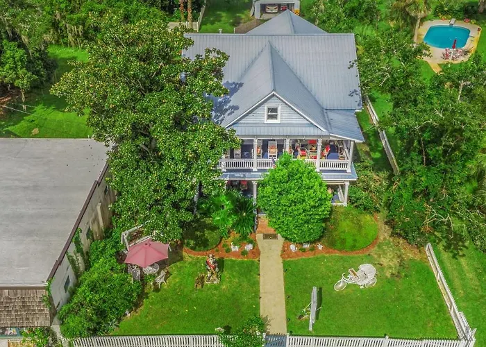 Goodbread House Bed And Breakfast