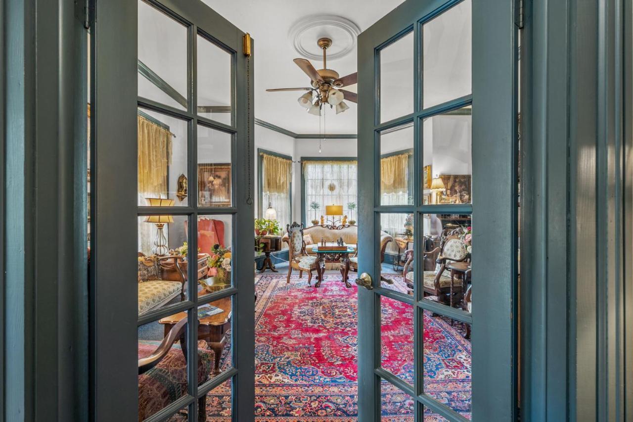 Goodbread House Bed And Breakfast Bed & Breakfast