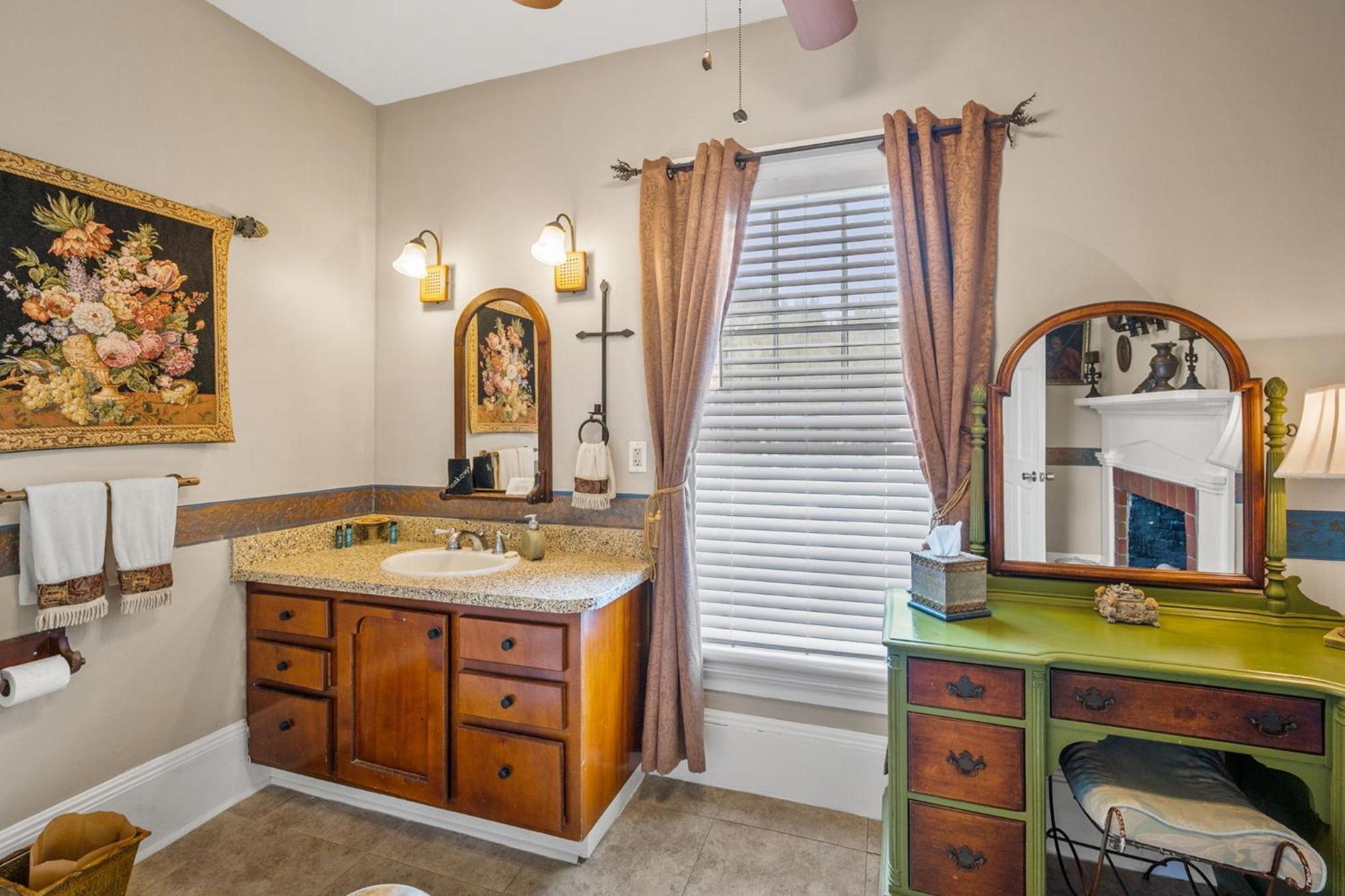 Goodbread House Bed And Breakfast