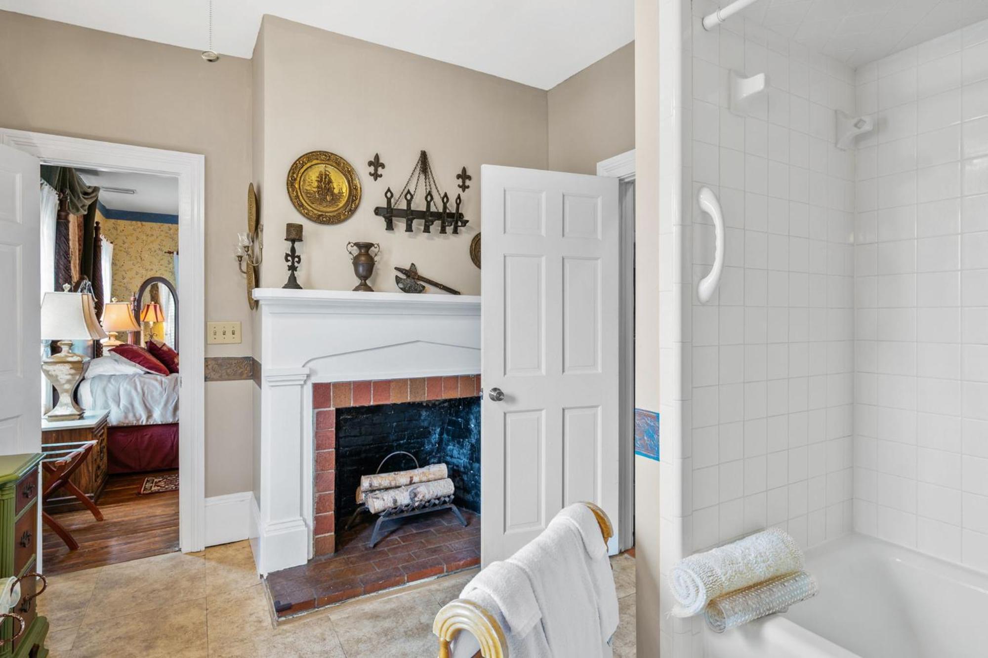 Goodbread House Bed And Breakfast Bed & Breakfast