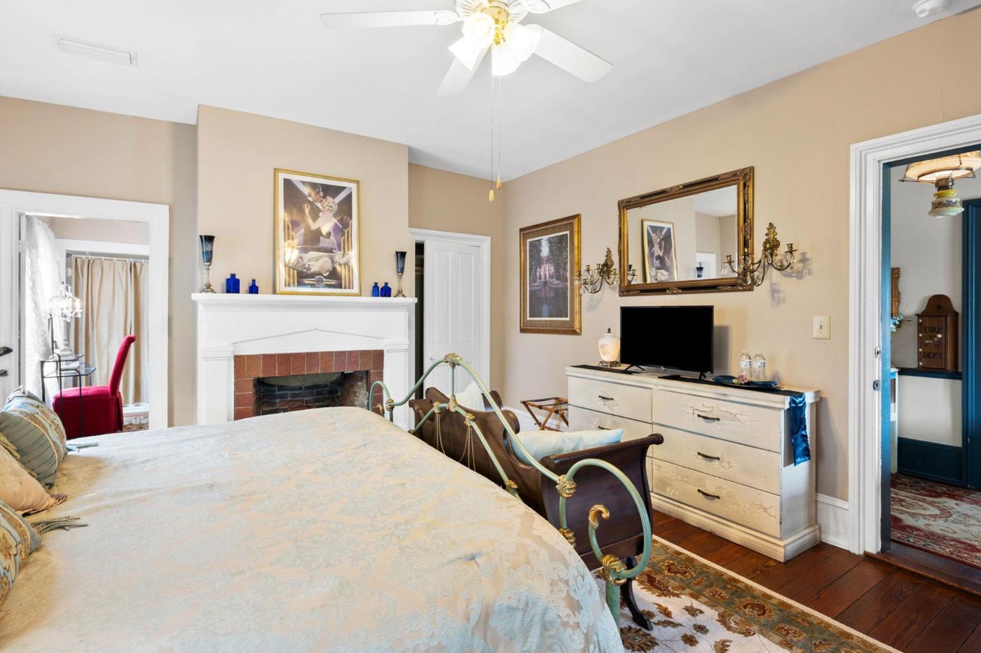Goodbread House Bed And Breakfast Bed & Breakfast 3*