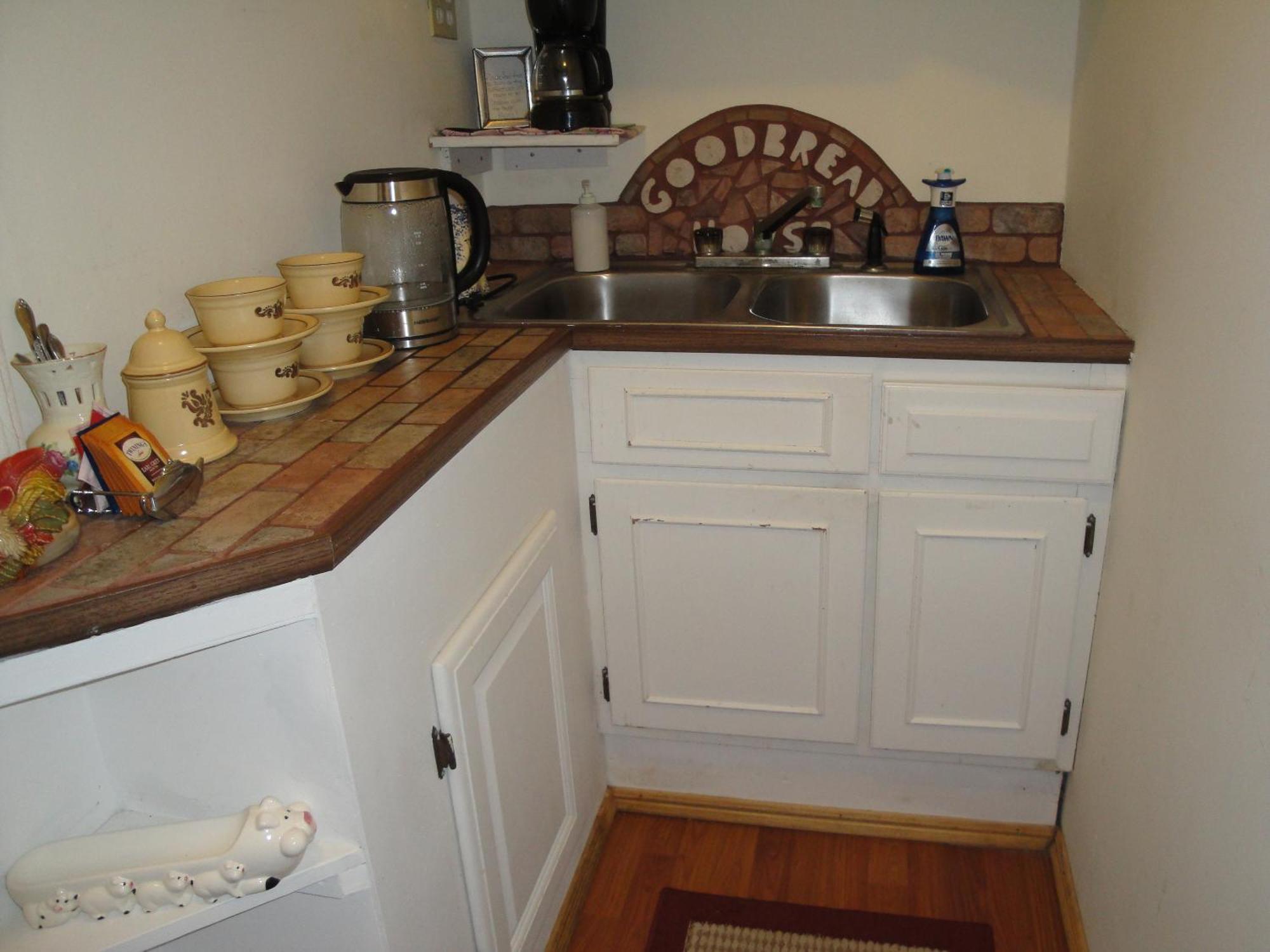 Goodbread House Bed And Breakfast 3*
