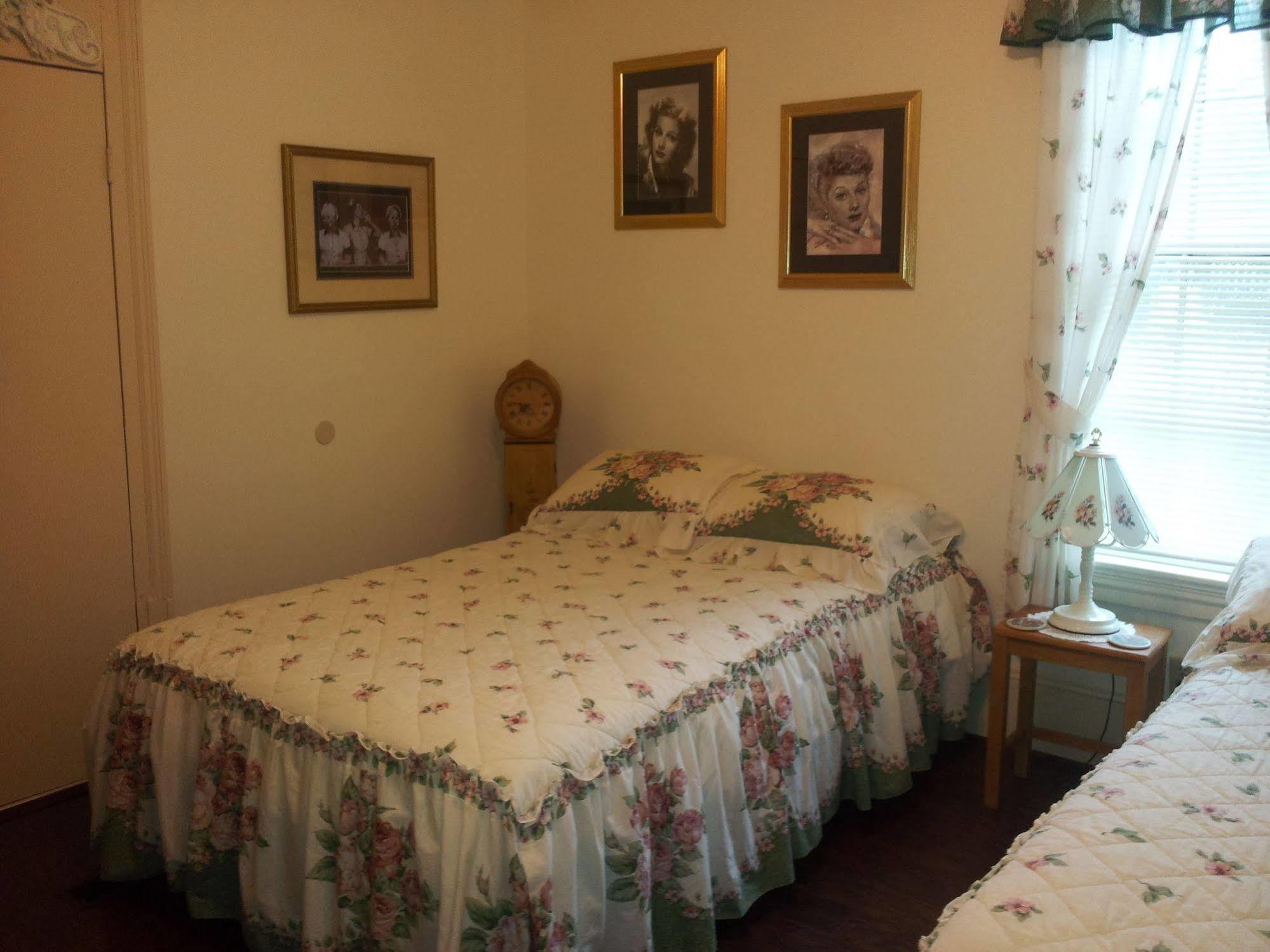 Bed & Breakfast Goodbread House Bed And Breakfast Saint Marys