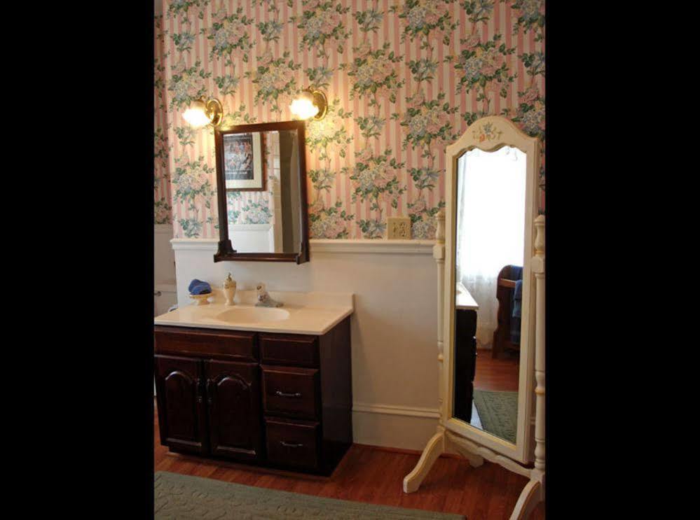 Goodbread House Bed And Breakfast